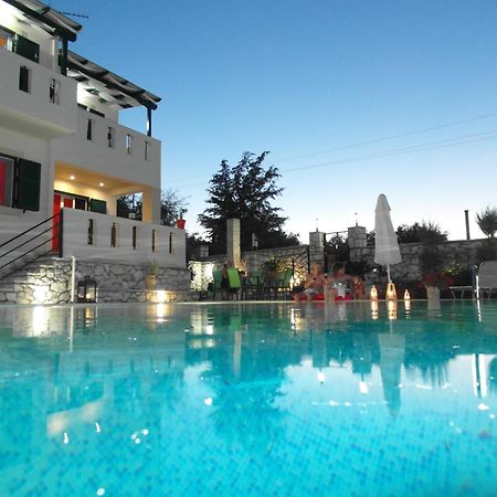 Ionian Villas Áyios Nikítas Kamer foto