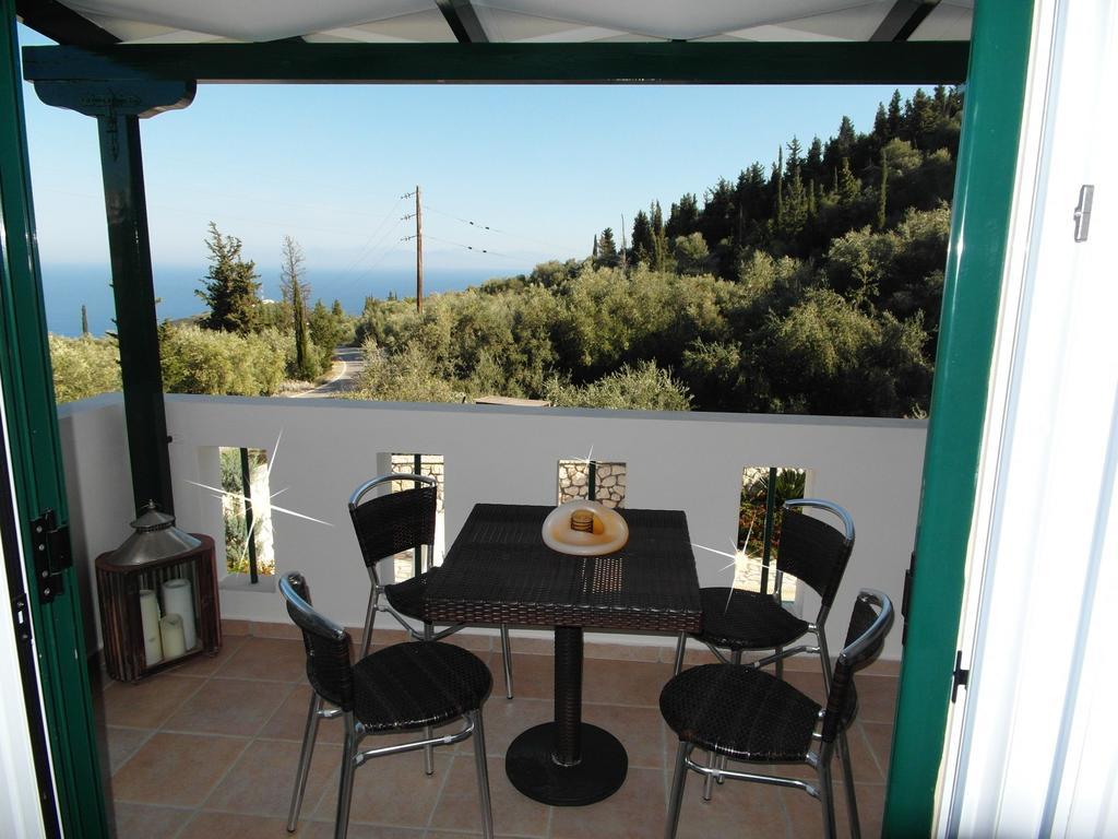 Ionian Villas Áyios Nikítas Kamer foto